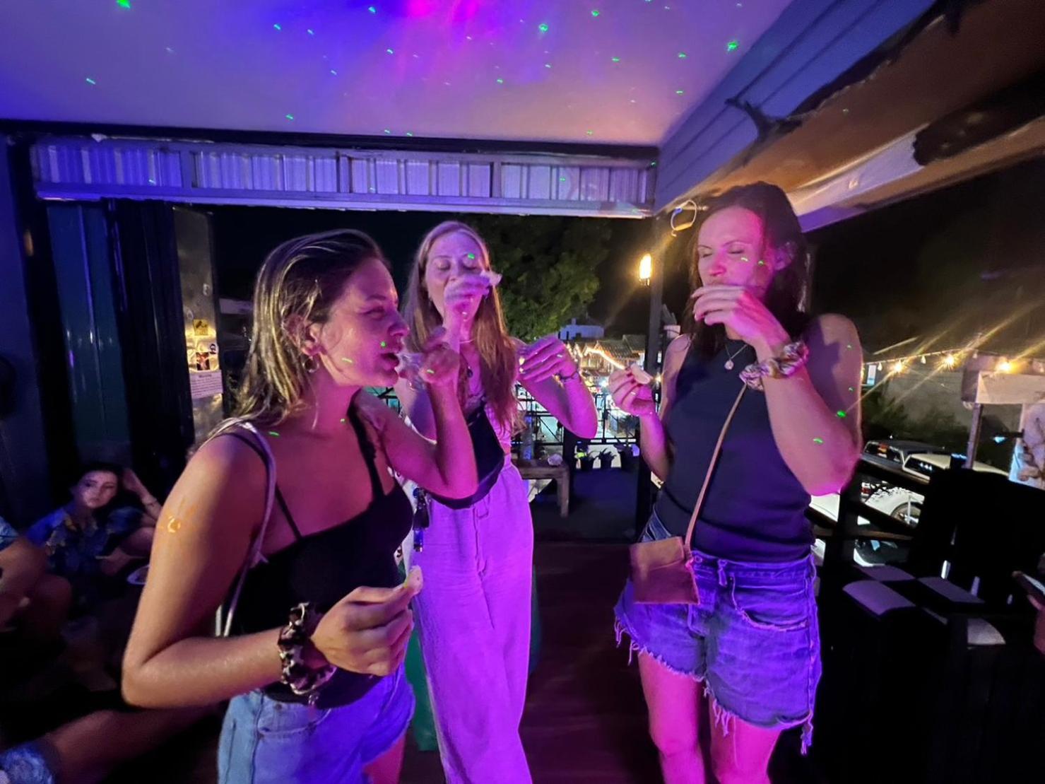 U Hostel Koh Phangan Хаад Рин Екстериор снимка